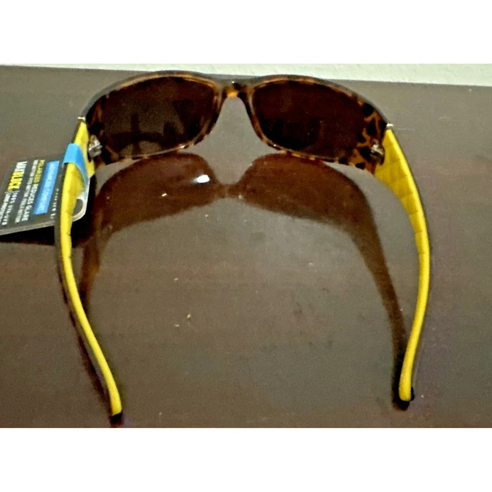 NWT Foster Grant Tortoise POLARIZED Sunglasses FGLP 20 02 MCV TST 100% UV Pro.